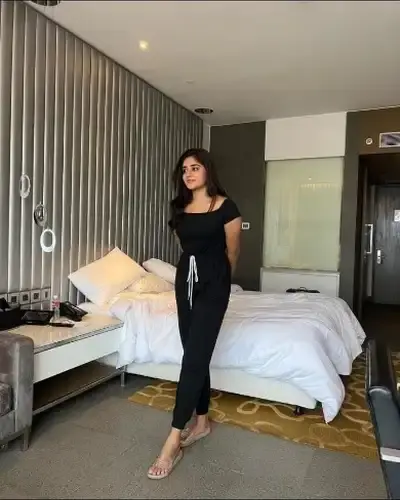 Call Girls Service in Parola